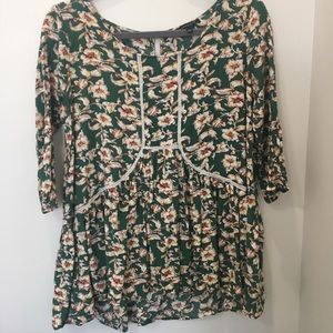 3/4 sleeves flowy green shirt!